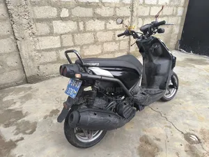 Yamaha 2012 Black