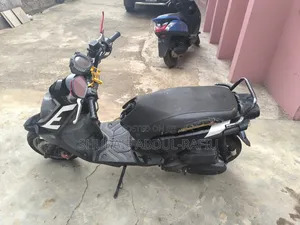 Yamaha 2012 Black