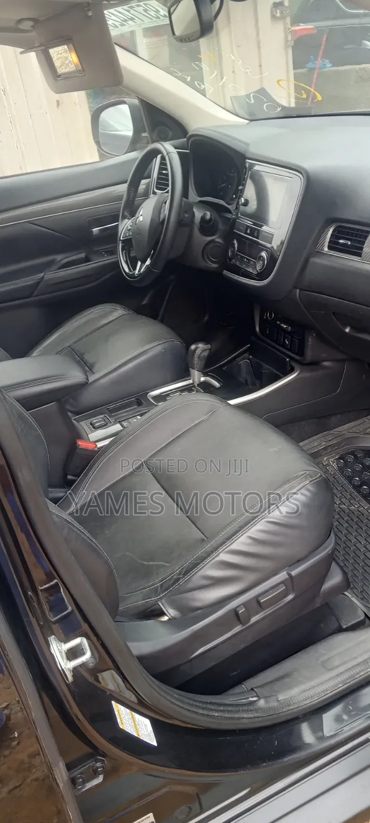 Mitsubishi Outlander 2018 Black