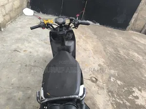 Yamaha 2012 Black
