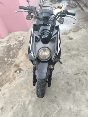 Yamaha 2012 Black
