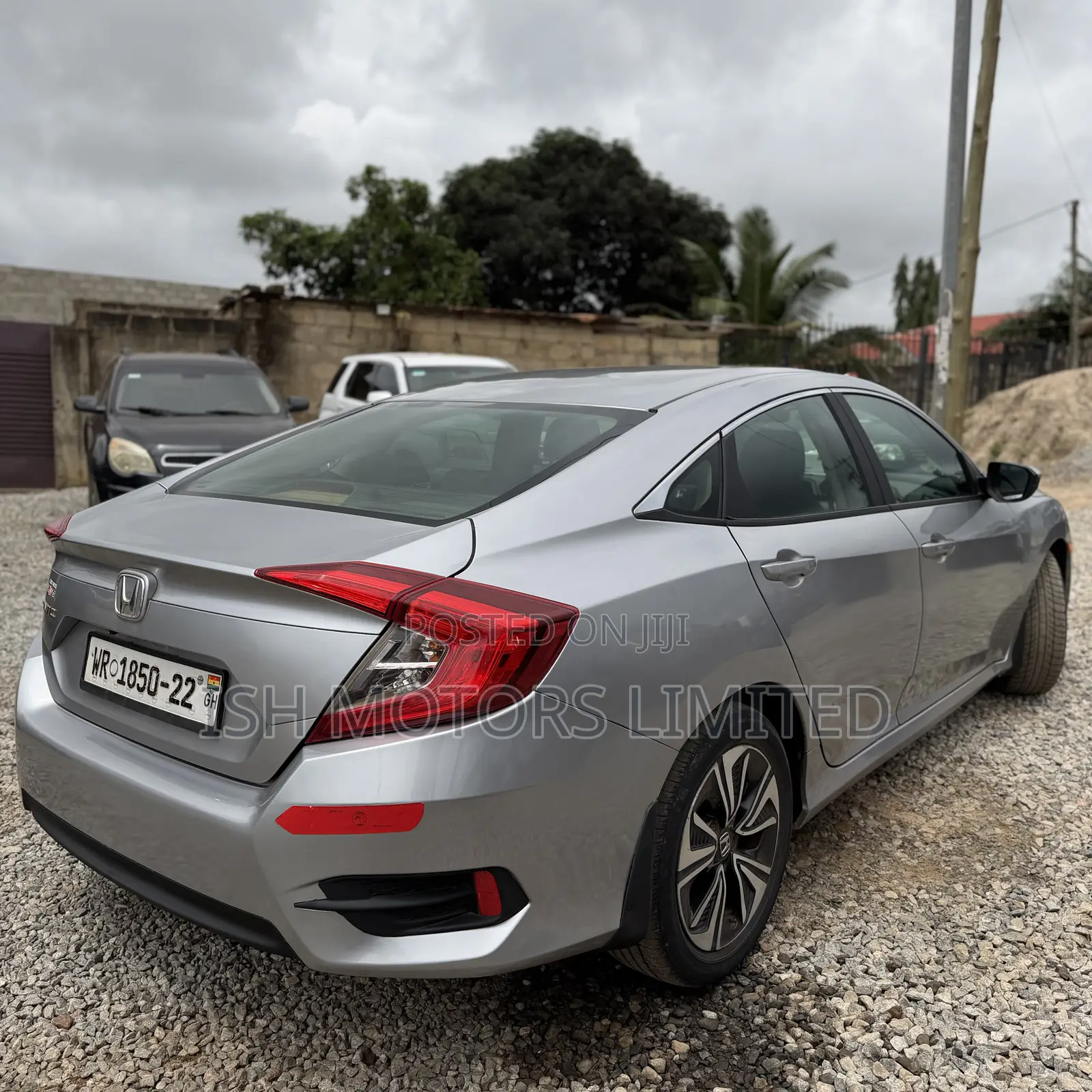 Honda Civic LX 4dr Sedan (2.0L 4cyl) 2017 Silver