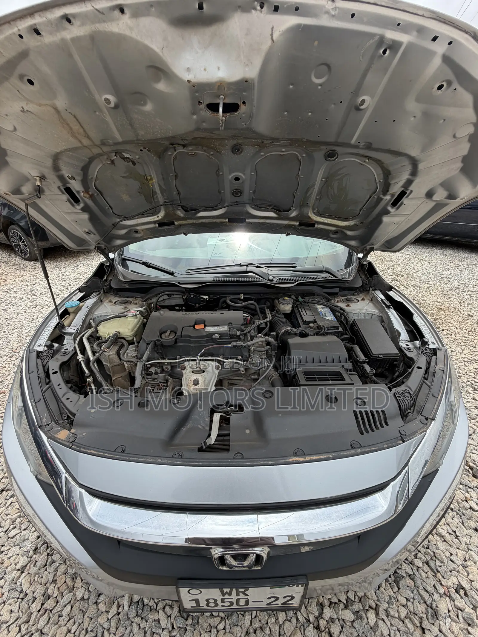 Honda Civic LX 4dr Sedan (2.0L 4cyl) 2017 Silver