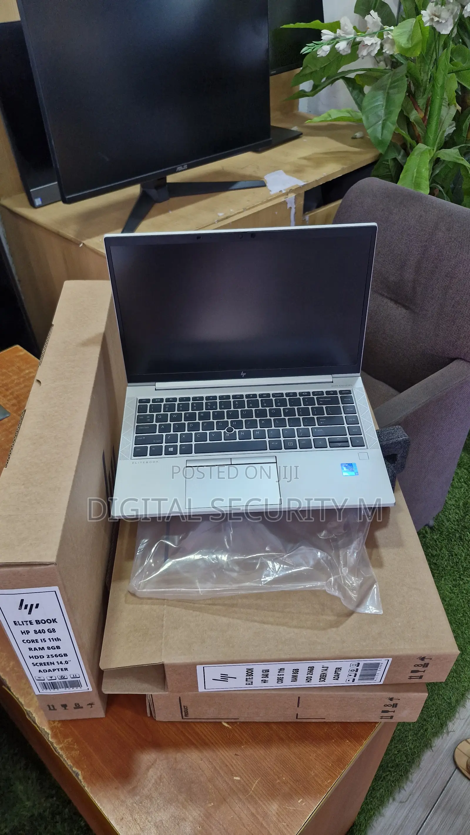 New Laptop HP EliteBook 840 G8 8GB Intel Core i5 SSD 256GB