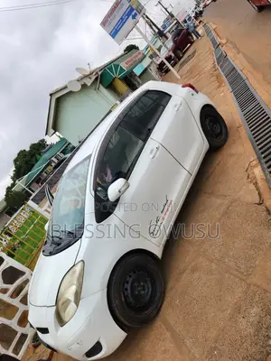 Toyota Vitz 2010 Red
