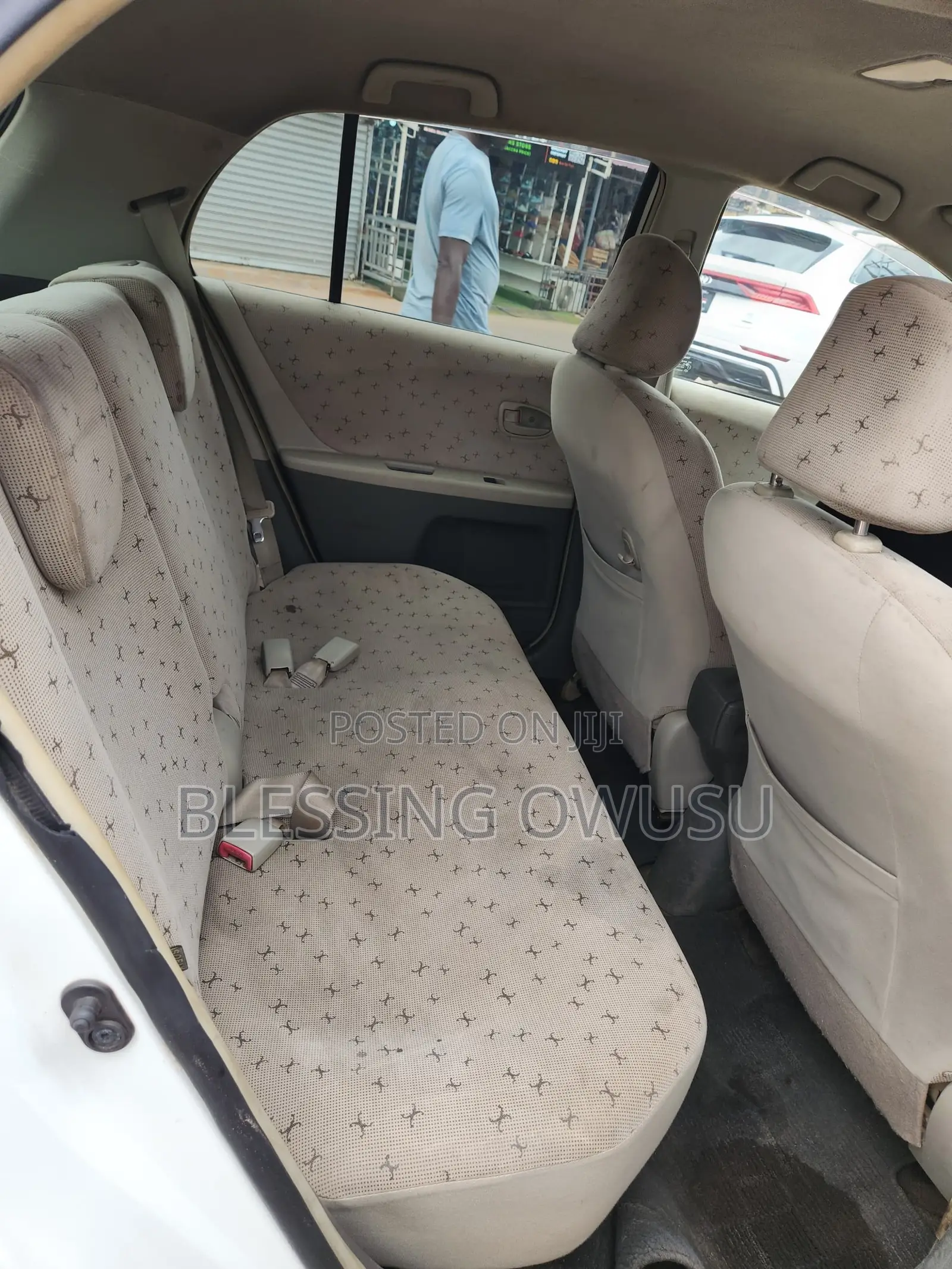 Toyota Vitz 2010 Red