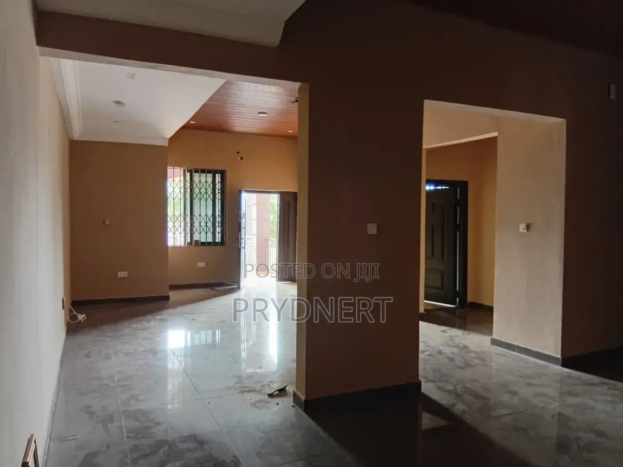 2bdrm Apartment in Savana C25, Tema Metropolitan for rent