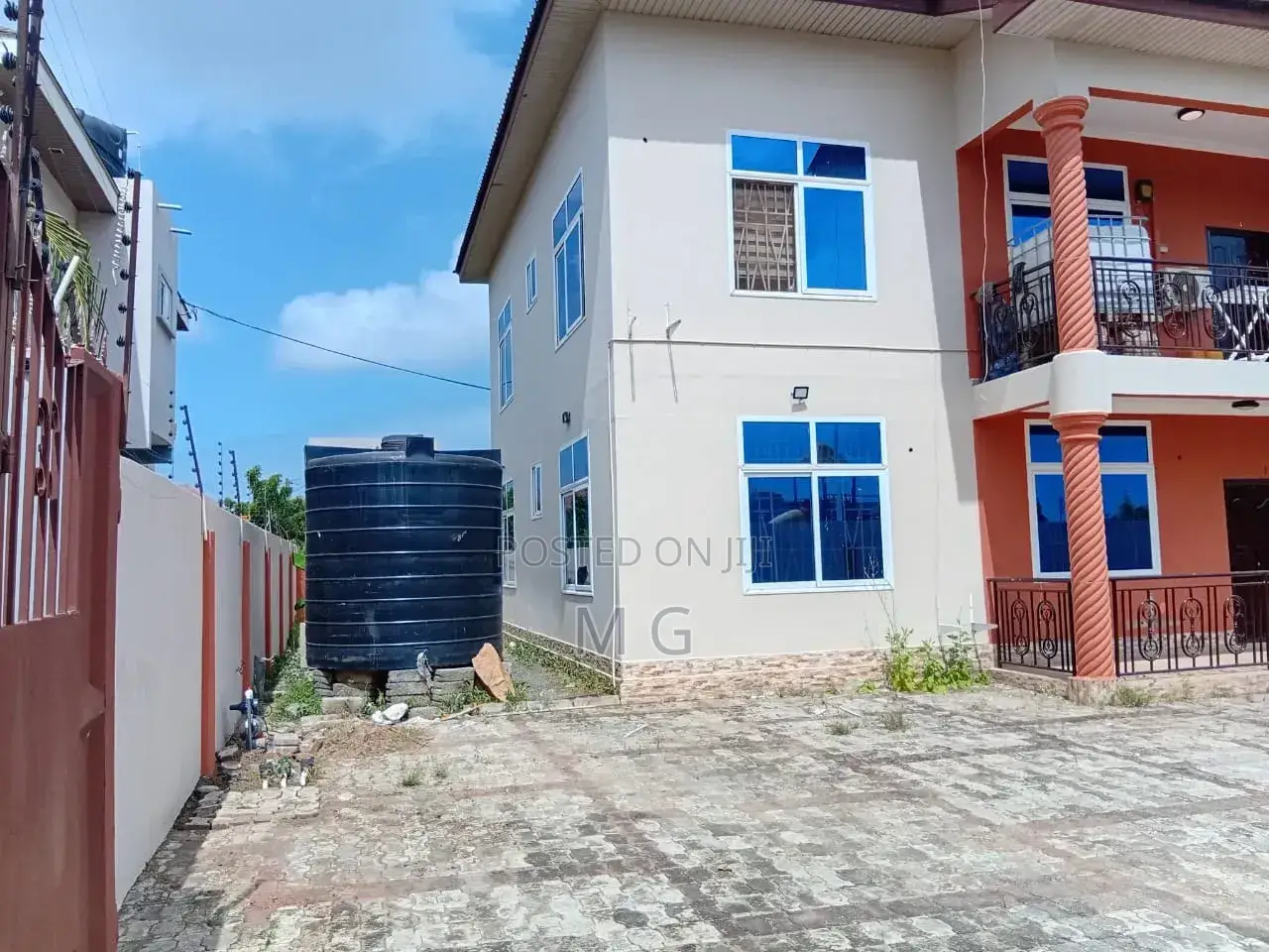 3bdrm Apartment in Savava C25, Tema Metropolitan for rent