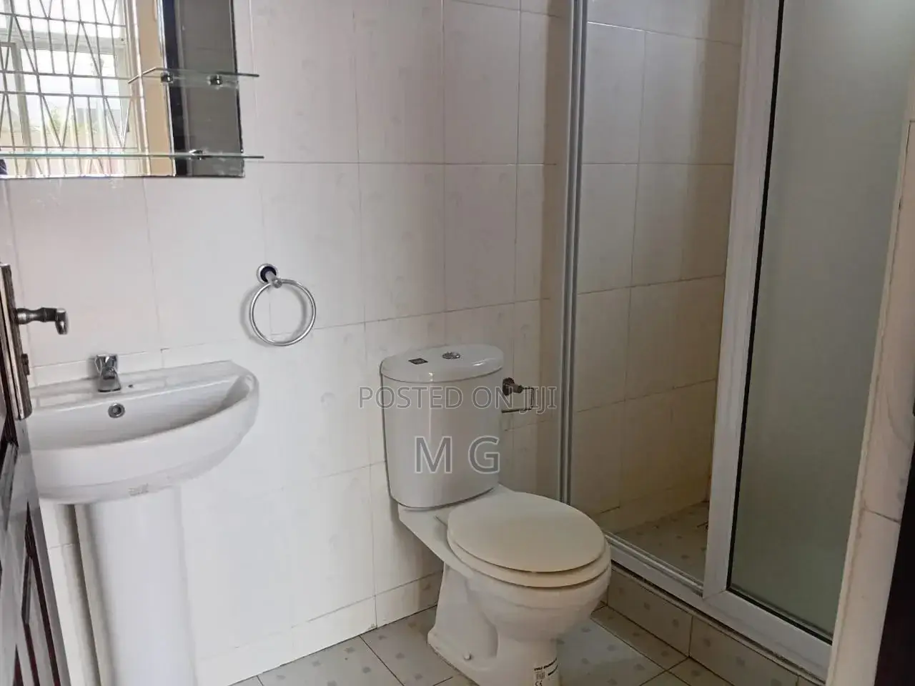 3bdrm Apartment in Savava C25, Tema Metropolitan for rent