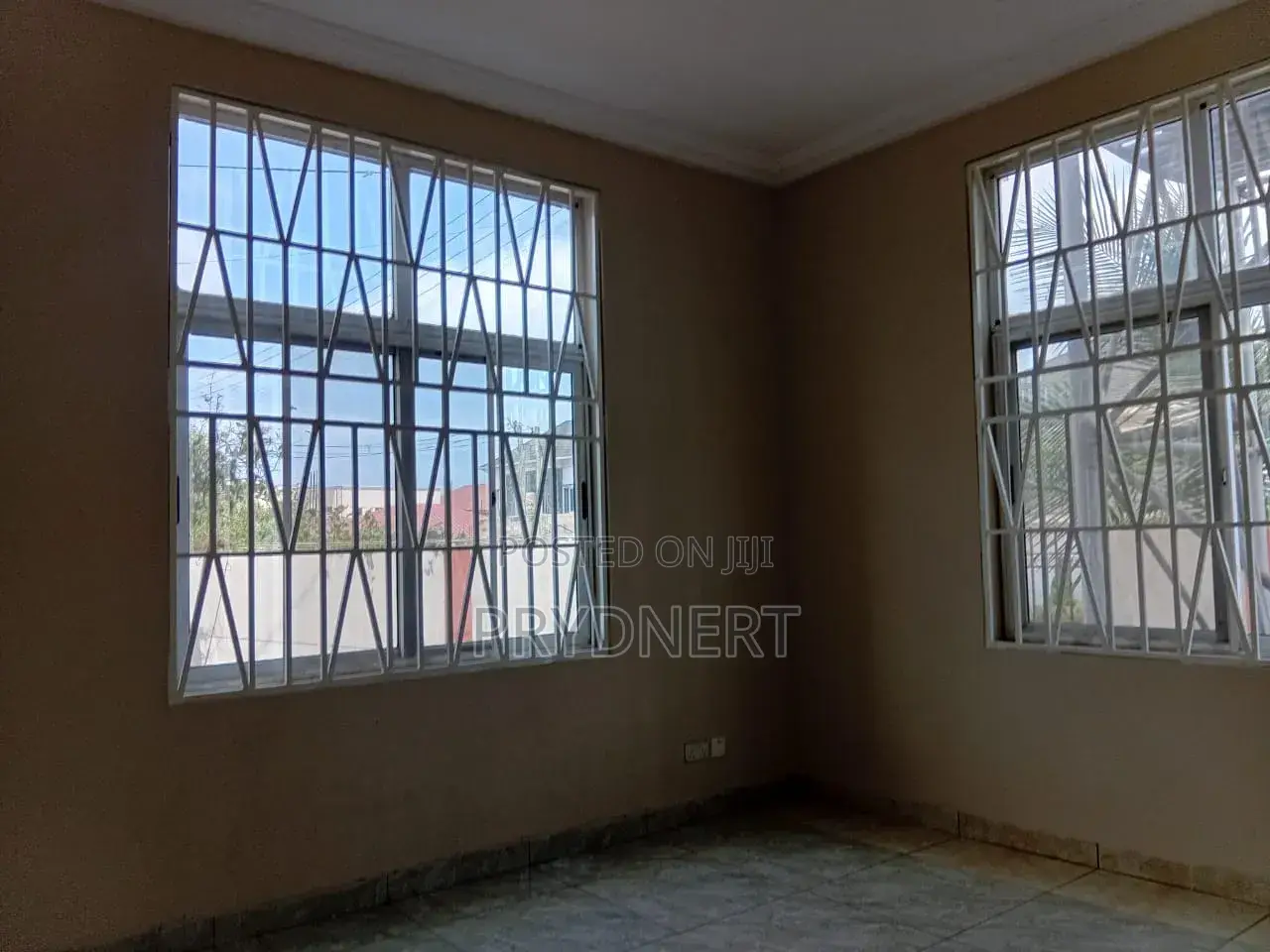 3bdrm Apartment in Savava C25, Tema Metropolitan for rent