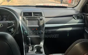 Toyota Camry SE 4dr Sedan (2.5L 4cyl 6A) 2015 Red