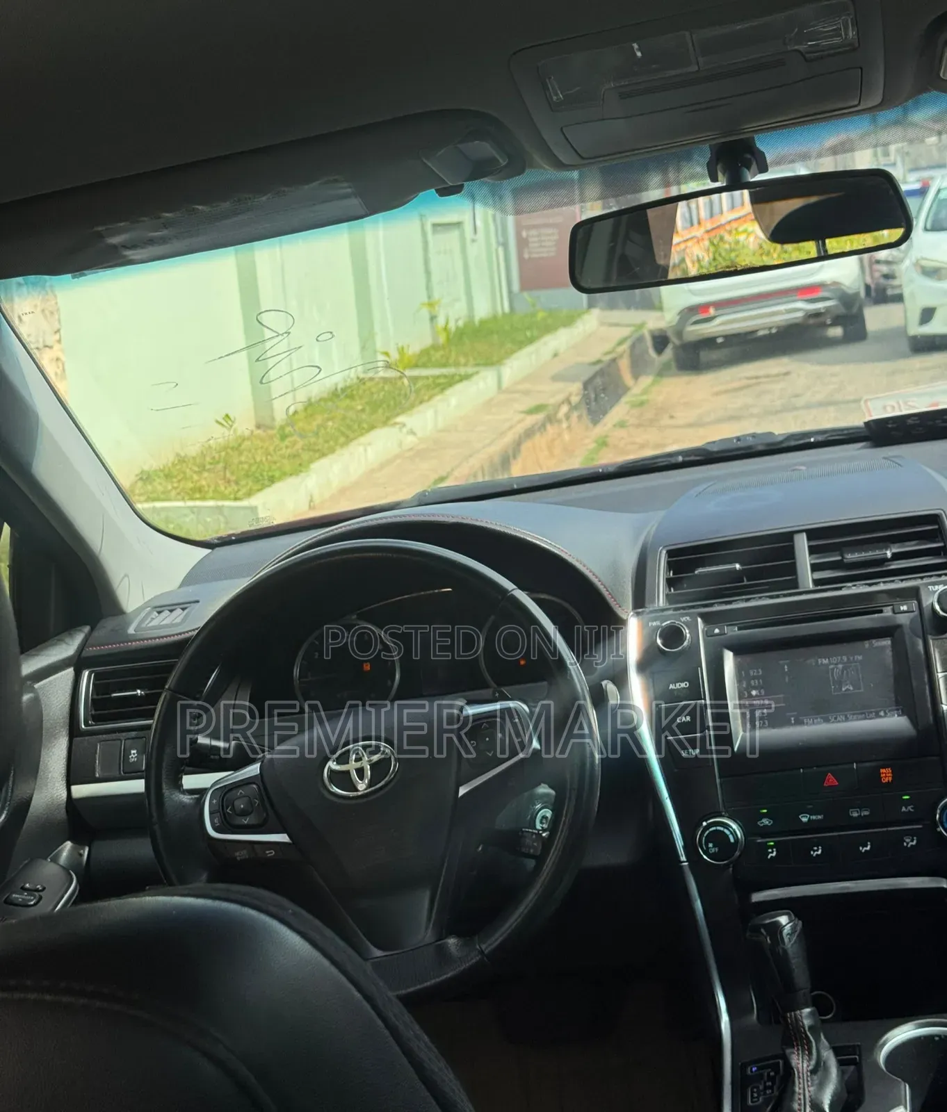 Toyota Camry SE 4dr Sedan (2.5L 4cyl 6A) 2015 Red