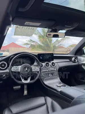 Mercedes-Benz C300 2020 Burgundy