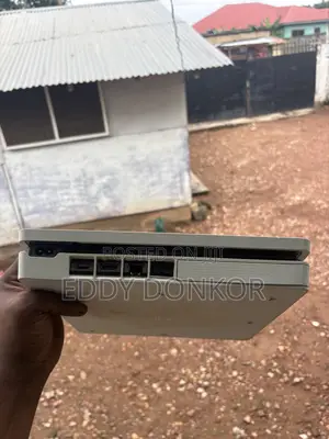 PS4 Slim 1TB With 7games Installed