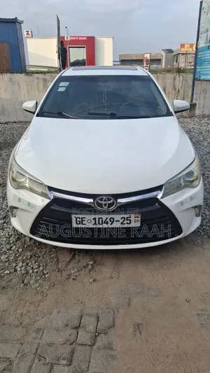Toyota Camry SE 4dr Sedan (2.5L 4cyl 6A) 2015 White