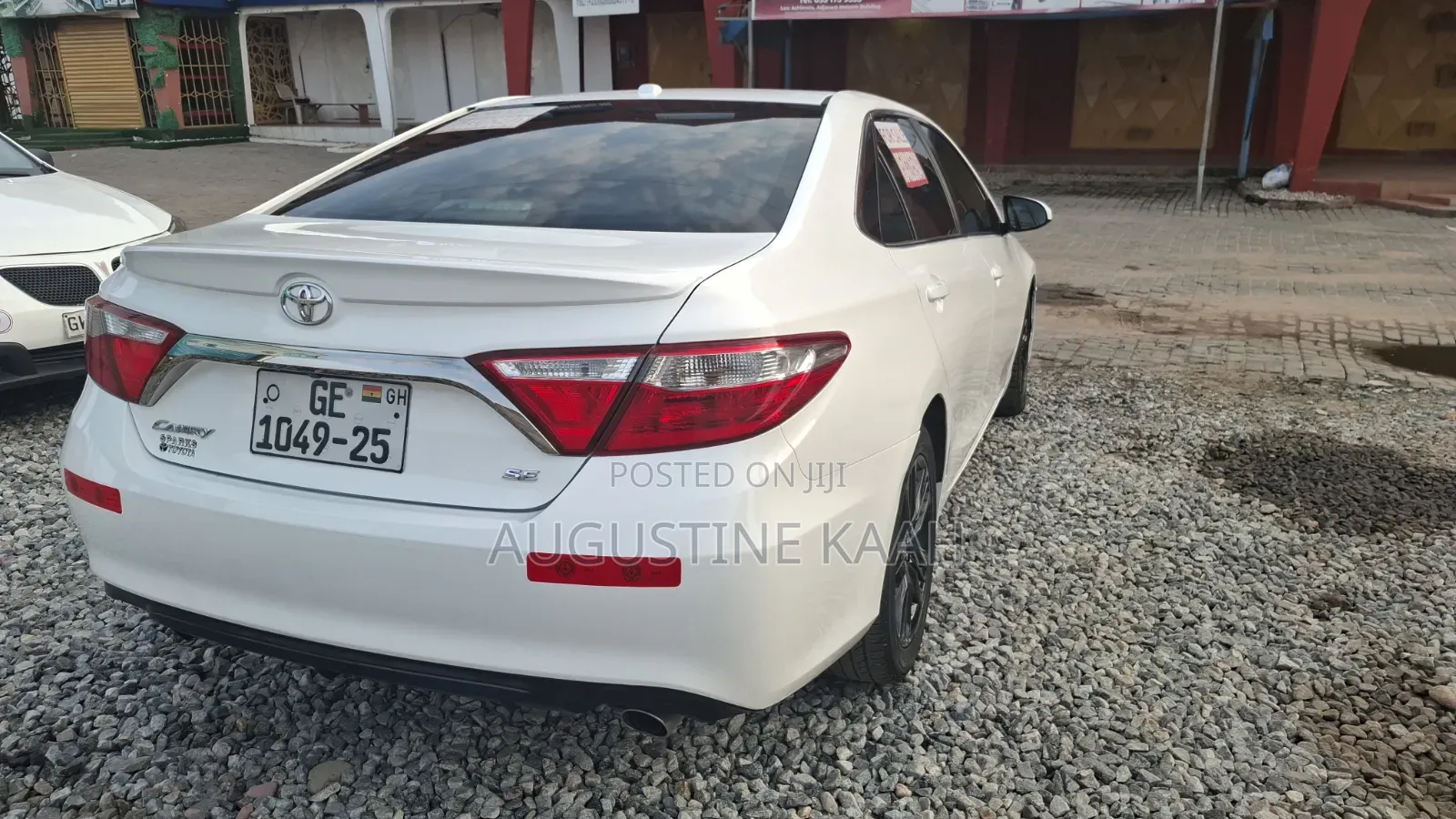 Toyota Camry SE 4dr Sedan (2.5L 4cyl 6A) 2015 White