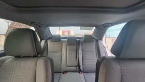 Toyota Camry SE 4dr Sedan (2.5L 4cyl 6A) 2015 White