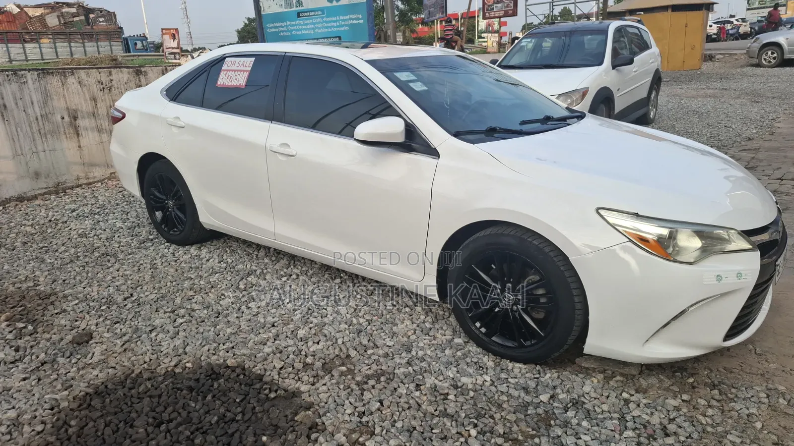 Toyota Camry SE 4dr Sedan (2.5L 4cyl 6A) 2015 White
