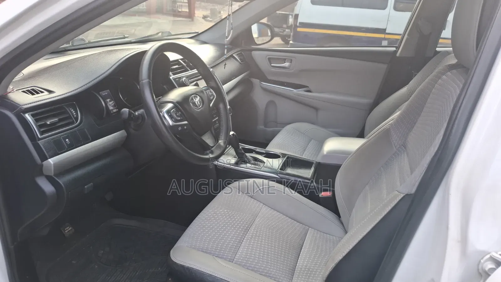 Toyota Camry SE 4dr Sedan (2.5L 4cyl 6A) 2015 White
