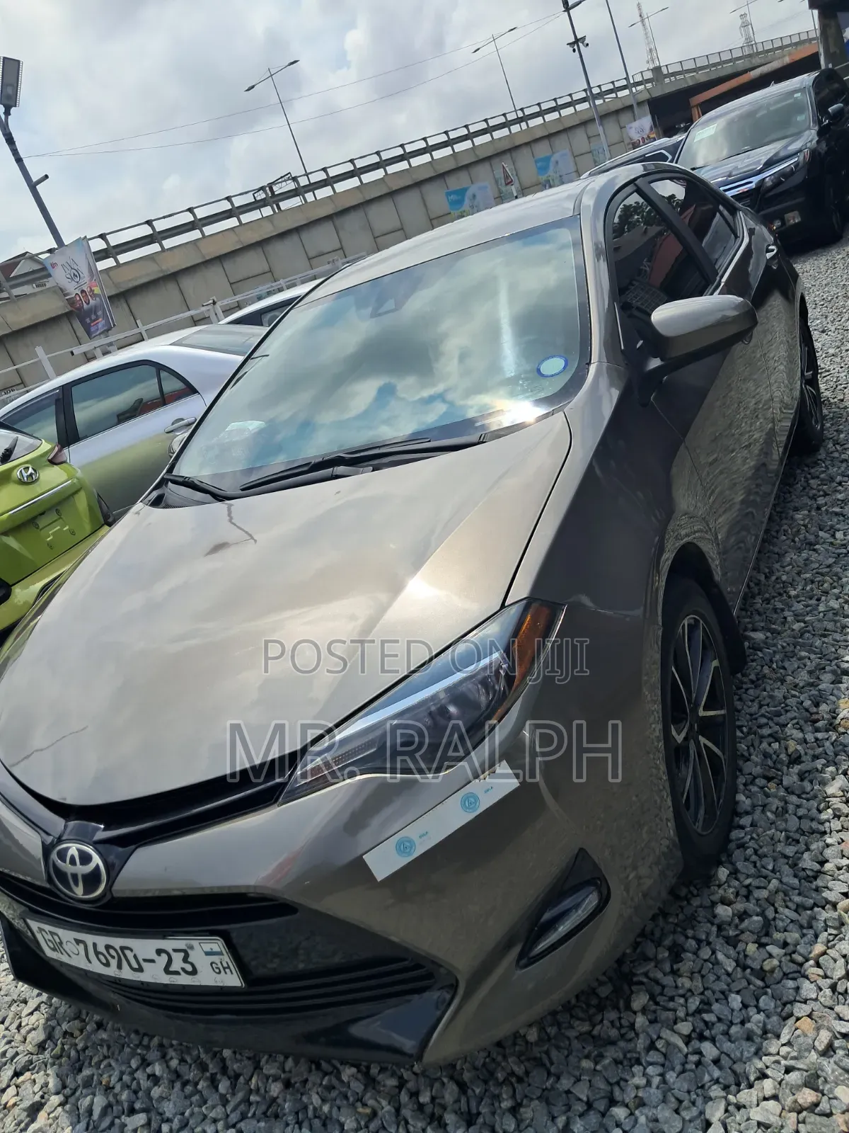 Toyota Corolla LE Eco (1.8L 4cyl 2A) 2019 Gray