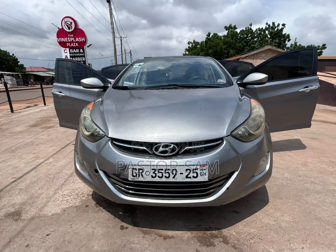 Hyundai Elantra GLS Sedan FWD (1.8L 4cyl 6A) 2013 Gray
