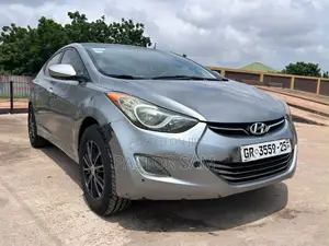 Hyundai Elantra GLS Sedan FWD (1.8L 4cyl 6A) 2013 Gray