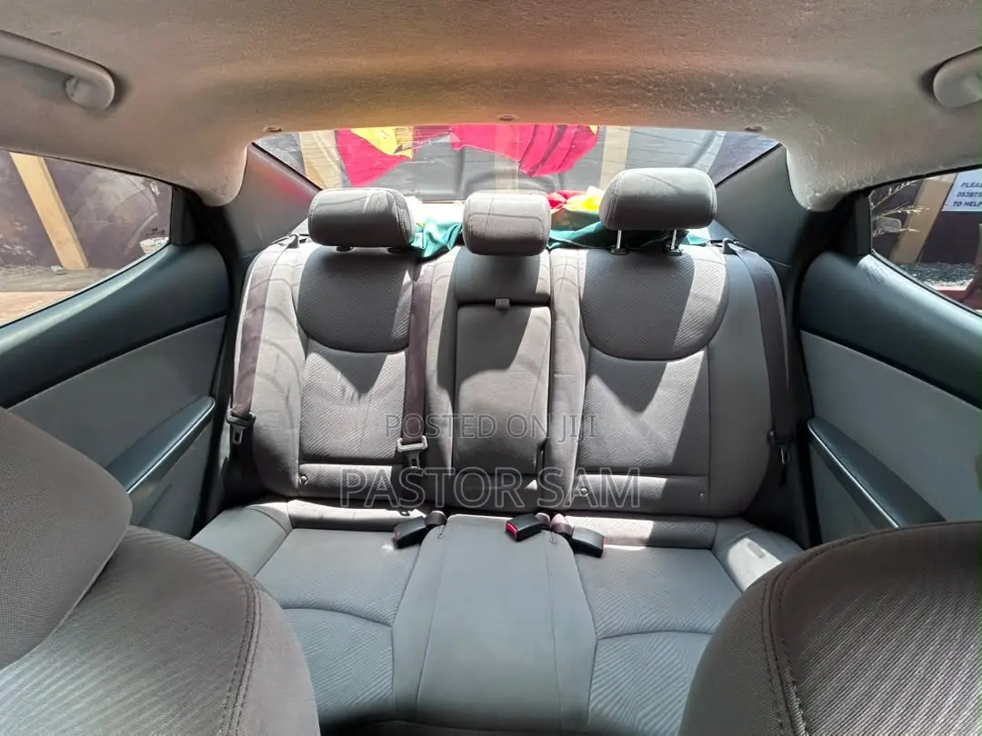 Hyundai Elantra GLS Sedan FWD (1.8L 4cyl 6A) 2013 Gray