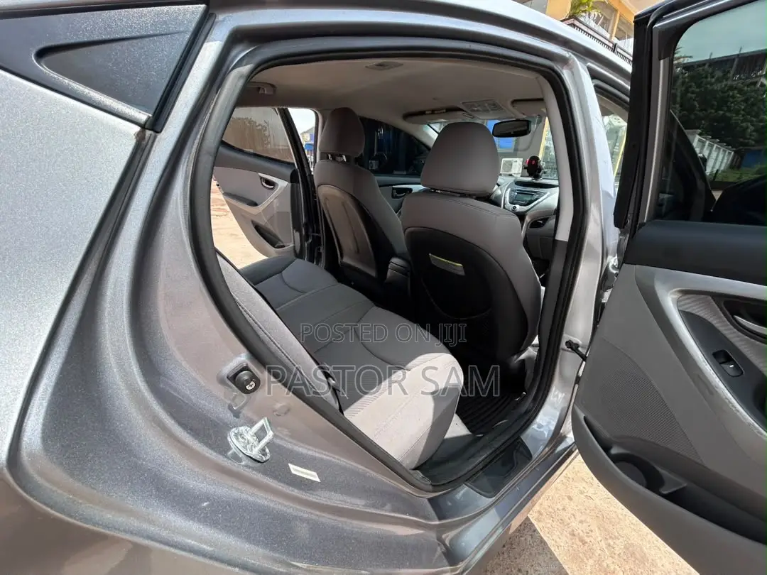Hyundai Elantra GLS Sedan FWD (1.8L 4cyl 6A) 2013 Gray