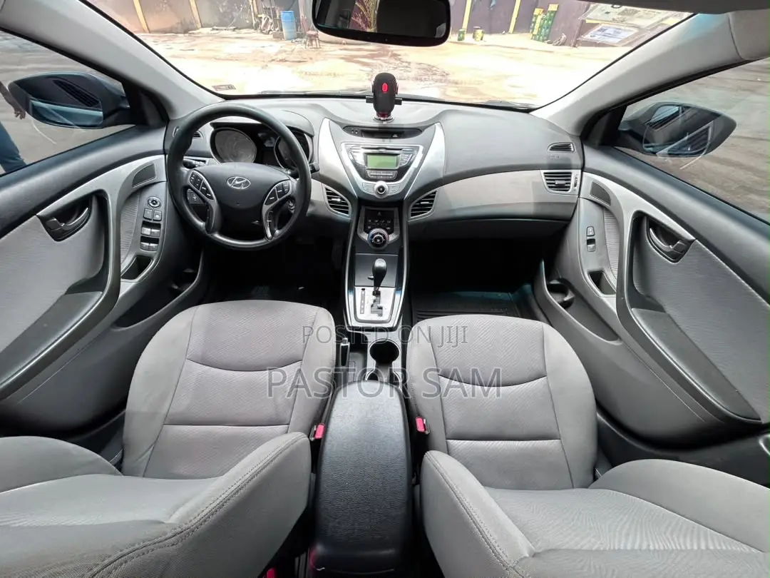 Hyundai Elantra GLS Sedan FWD (1.8L 4cyl 6A) 2013 Gray