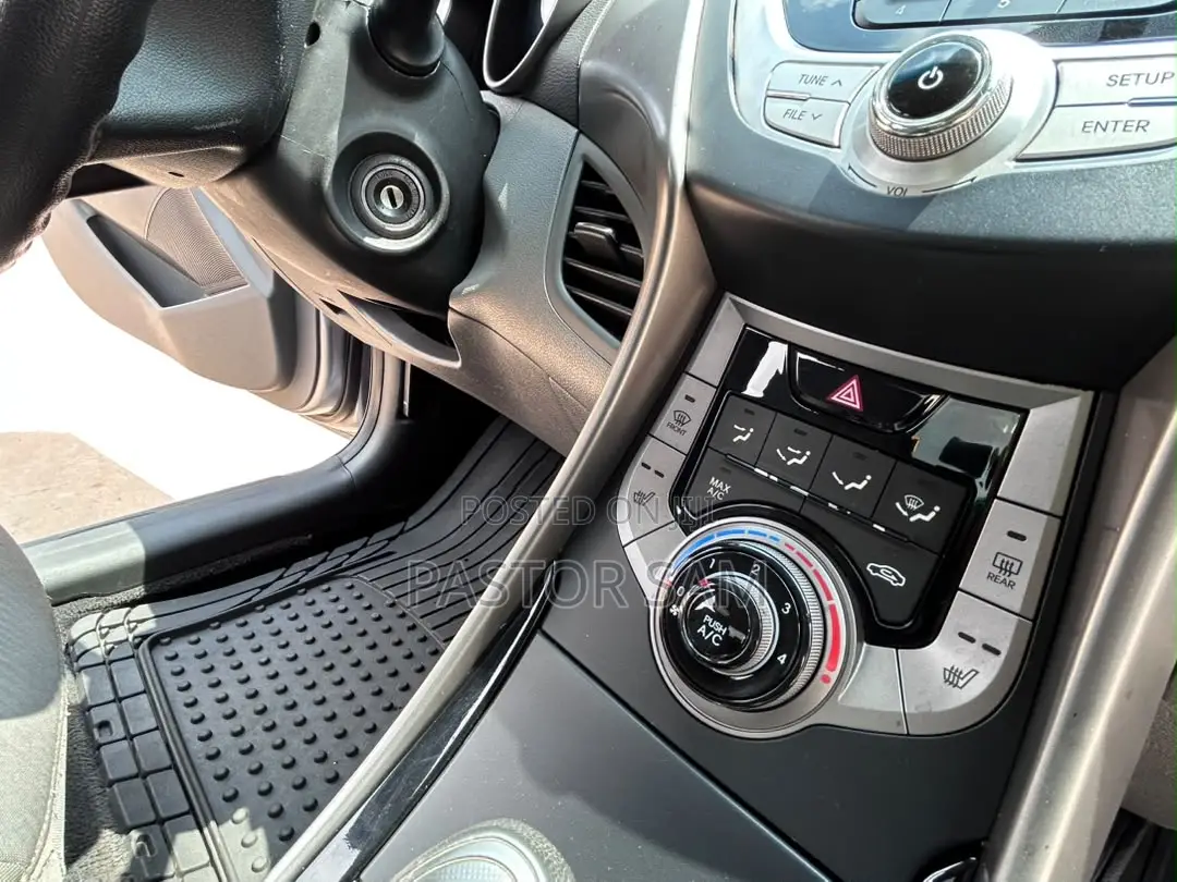 Hyundai Elantra GLS Sedan FWD (1.8L 4cyl 6A) 2013 Gray
