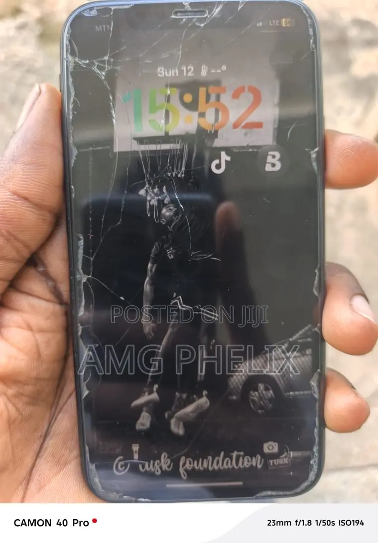 Apple iPhone XR 64 GB Black