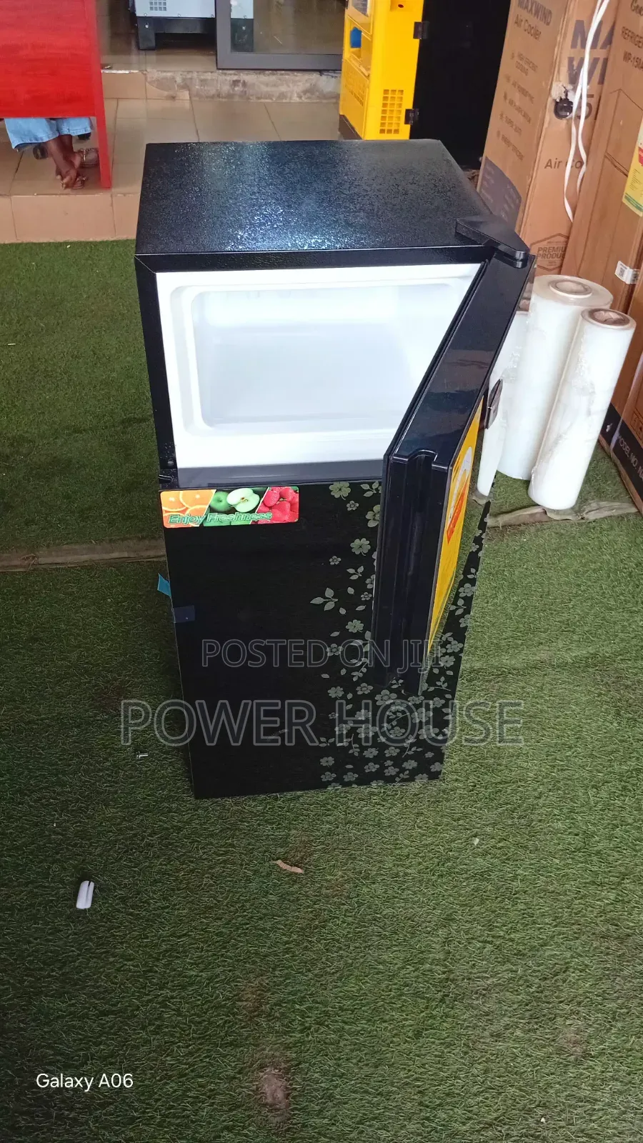 WESTPOOL 95L Compact Fridge – Fresh Food Every Day 95L