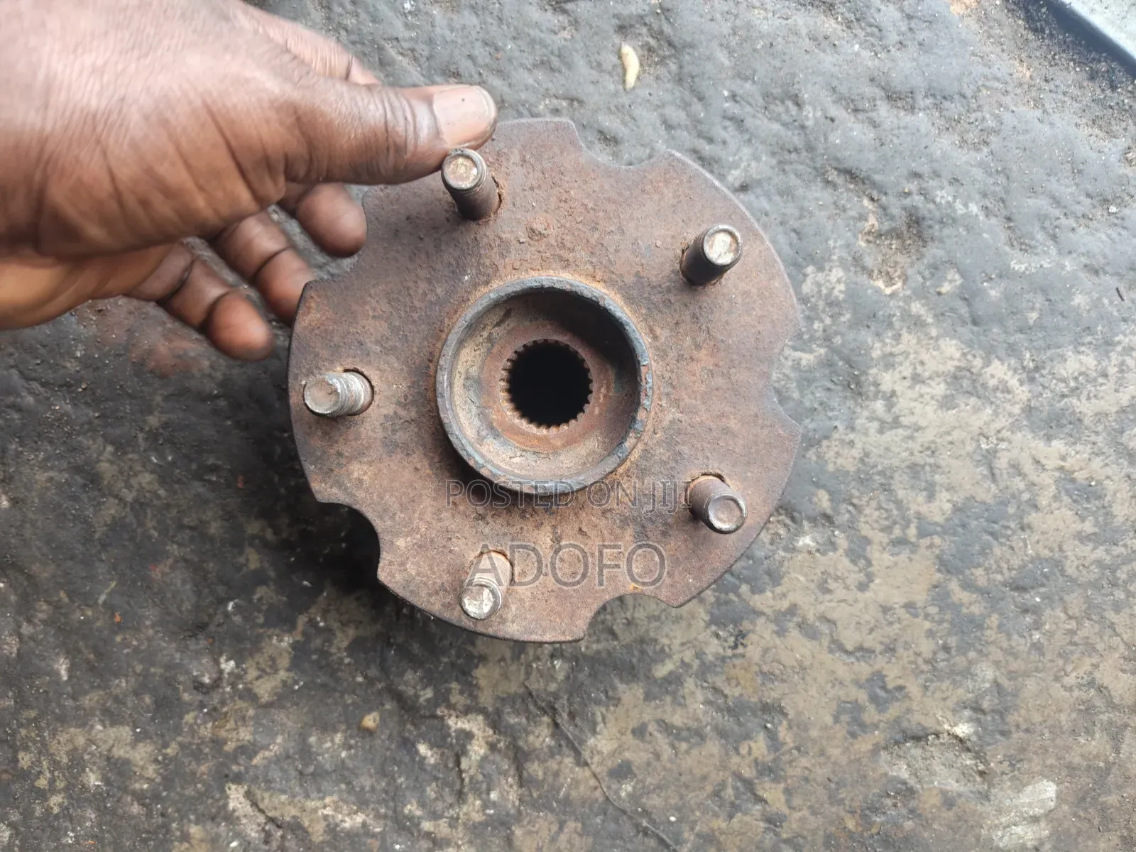 Toyota Ran 4 Back Hub 2008 to 2015