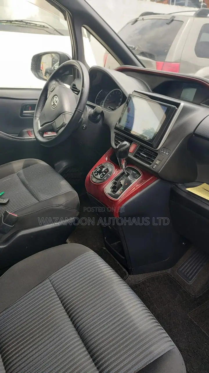 Toyota Voxy SV Premium 2014 Black