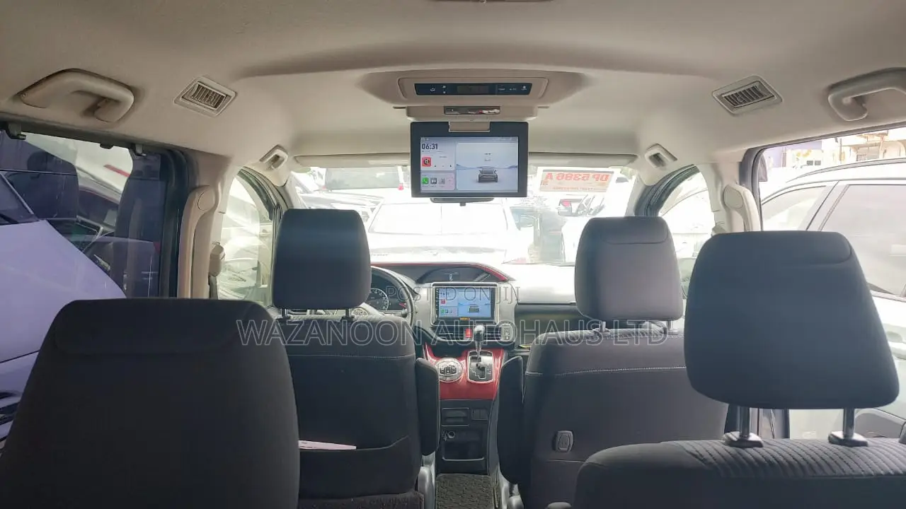 Toyota Voxy SV Premium 2014 Black