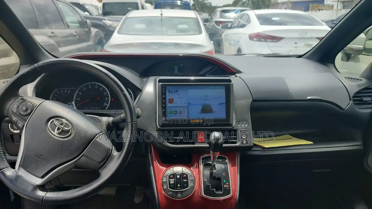 Toyota Voxy SV Premium 2014 Black