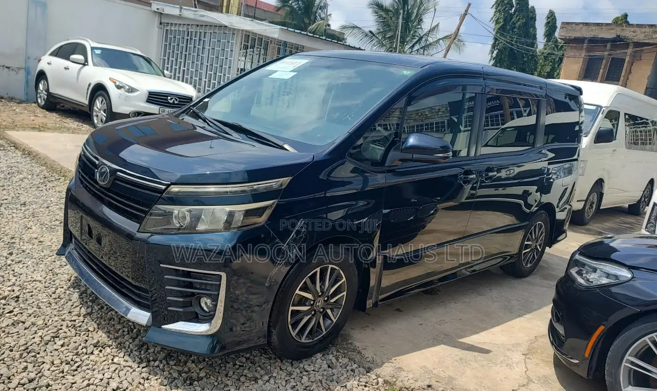 Toyota Voxy SV Premium 2014 Black