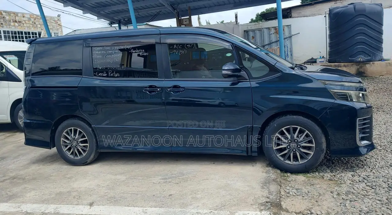 Toyota Voxy SV Premium 2014 Black