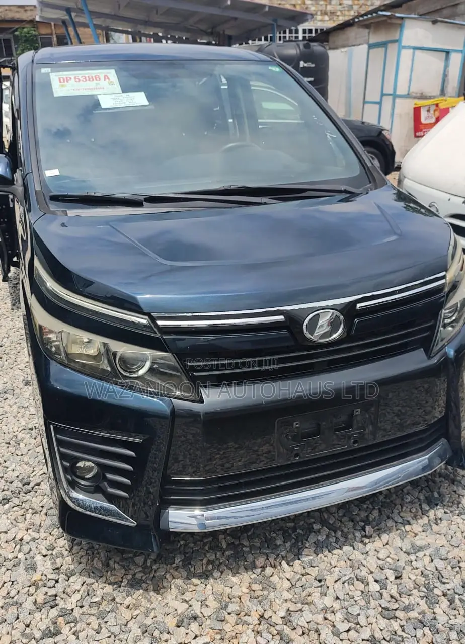 Toyota Voxy SV Premium 2014 Black