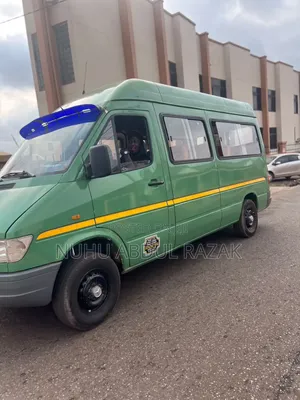 Mercedes-Benz Sprinter 2000 Green