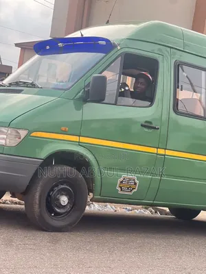 Mercedes-Benz Sprinter 2000 Green
