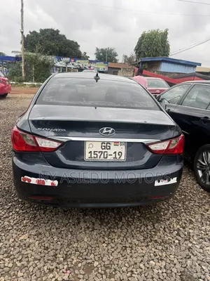 Hyundai Sonata Limited 2.0T Sedan (2.0L 4cyl 6A) 2012 Gray