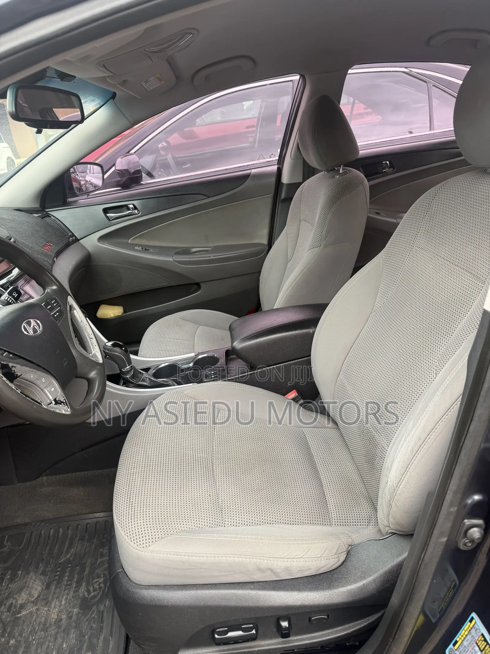 Hyundai Sonata Limited 2.0T Sedan (2.0L 4cyl 6A) 2012 Gray