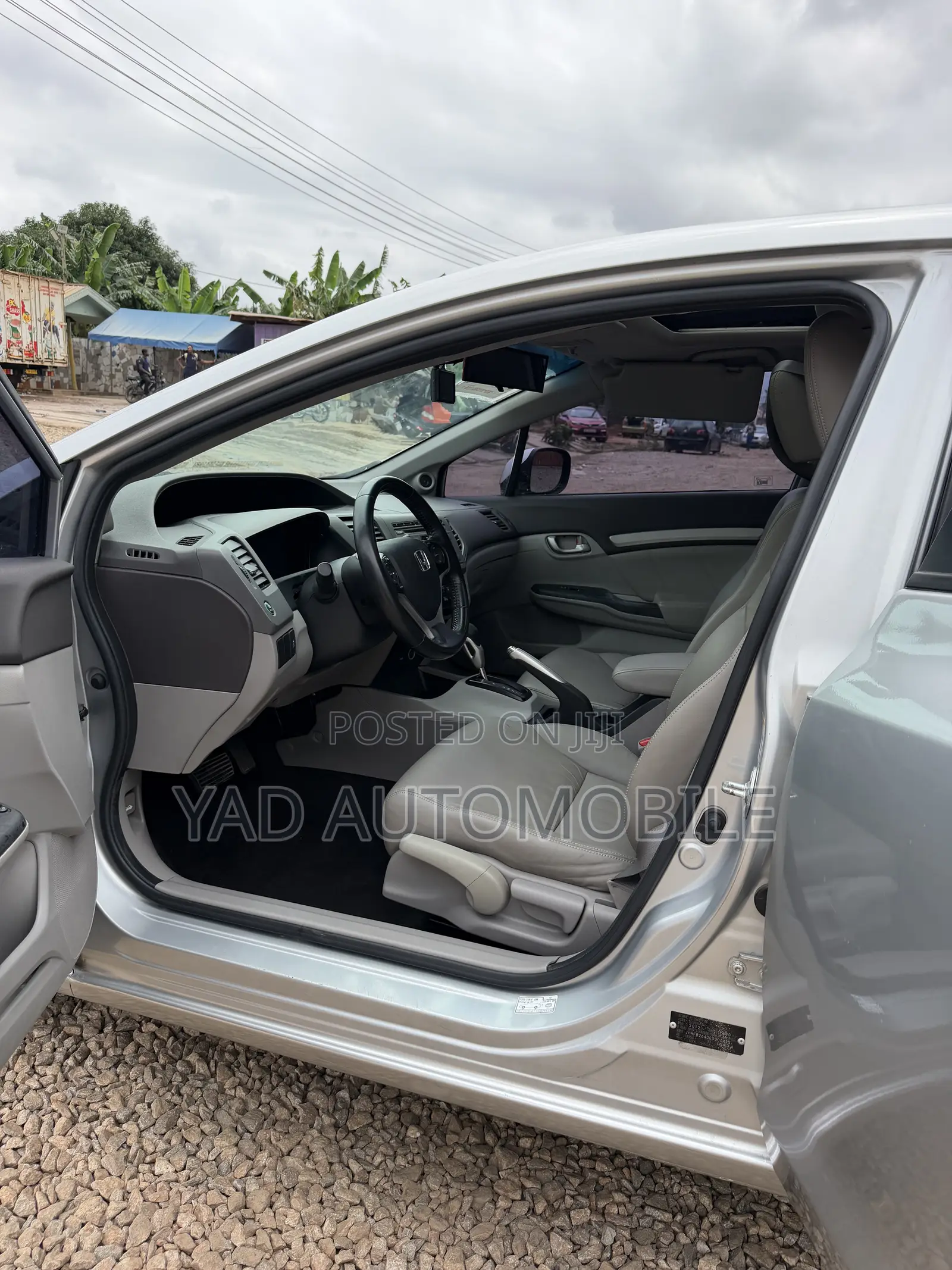 Honda Civic 1.8 5 Door Automatic 2012 Silver