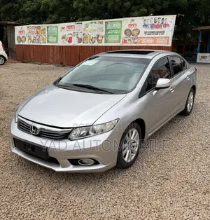 Honda Civic 1.8 5 Door Automatic 2012 Silver