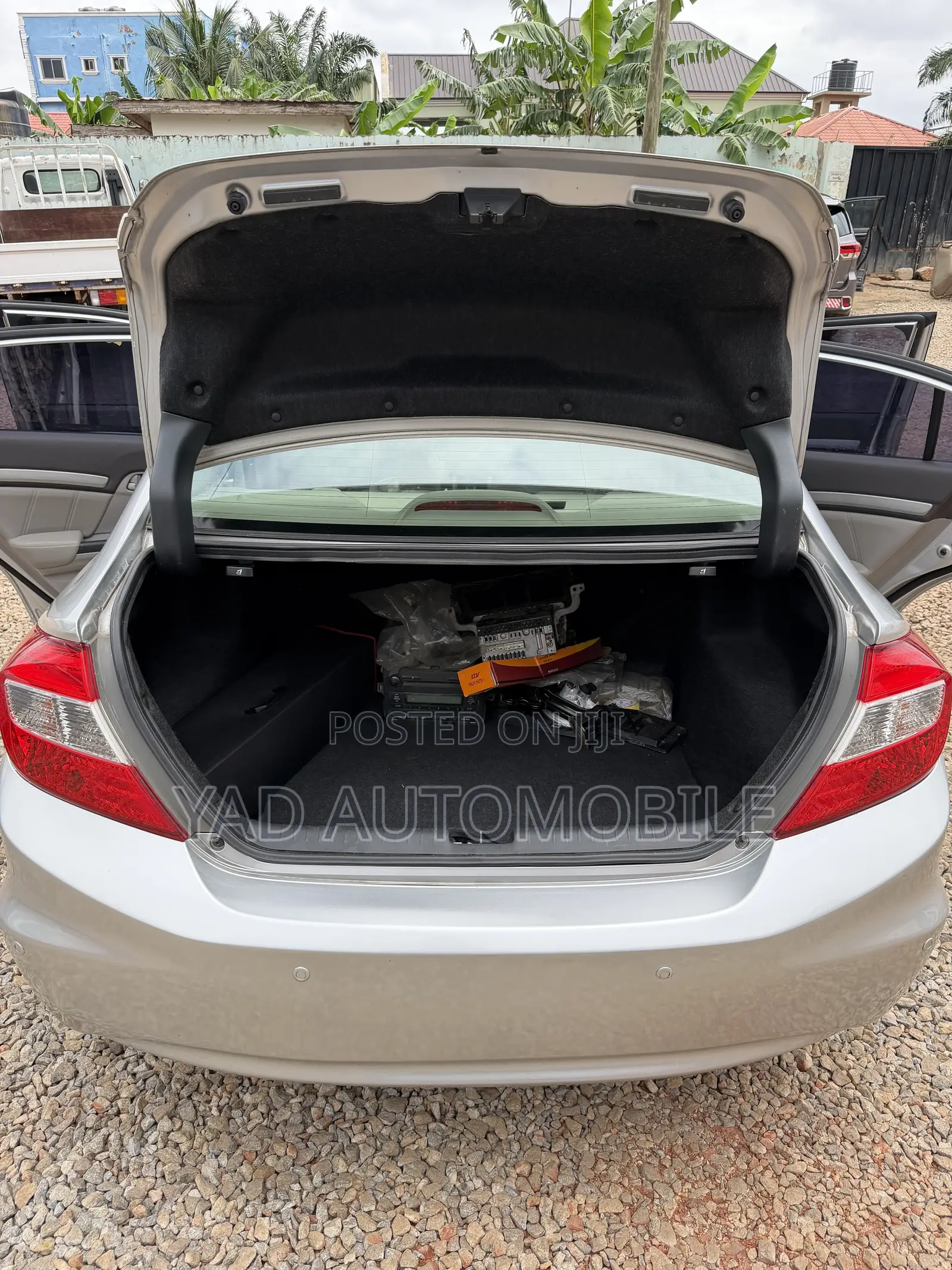 Honda Civic 1.8 5 Door Automatic 2012 Silver