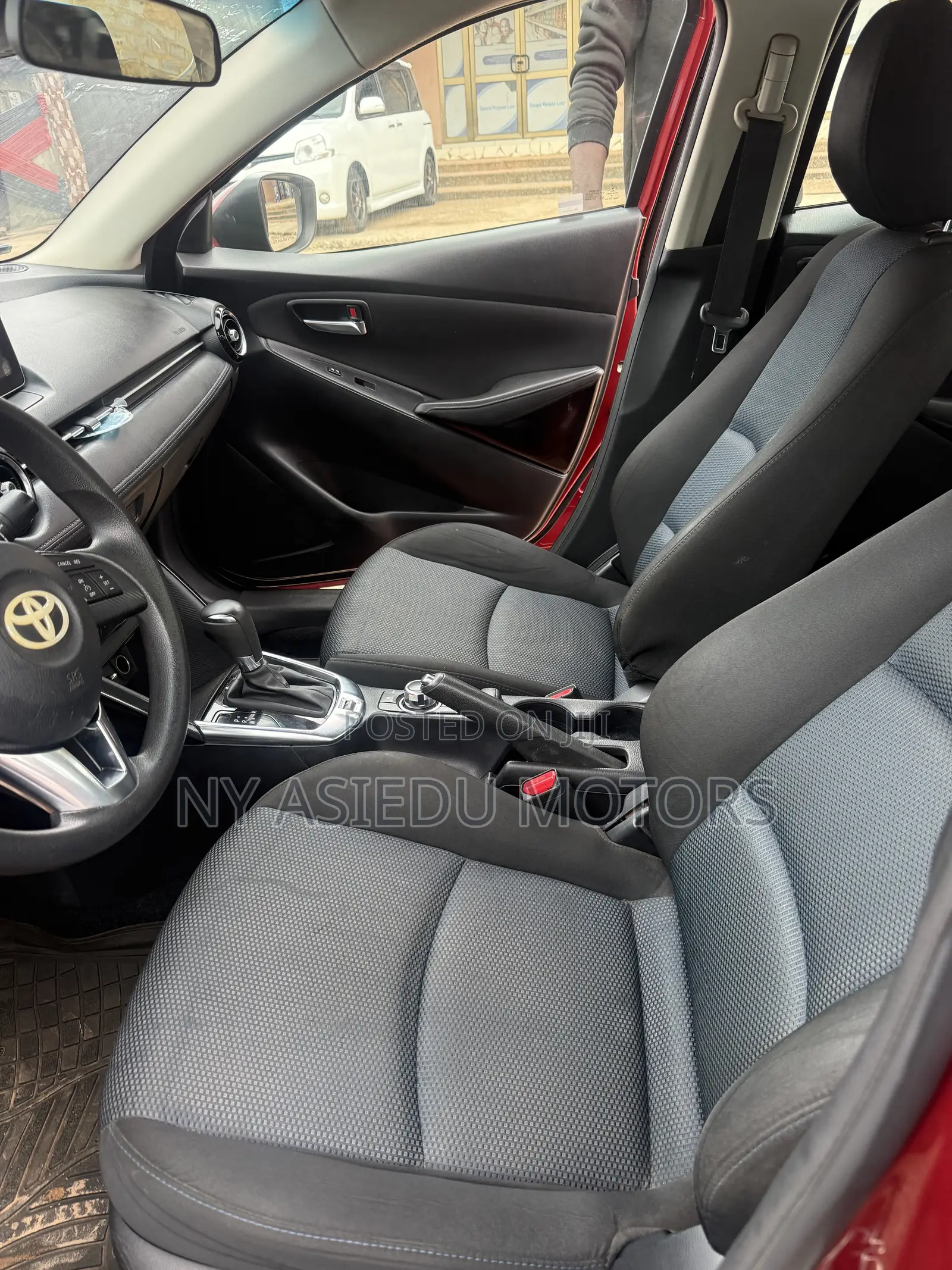 Toyota Yaris iA 1.5 FWD 2018 Red