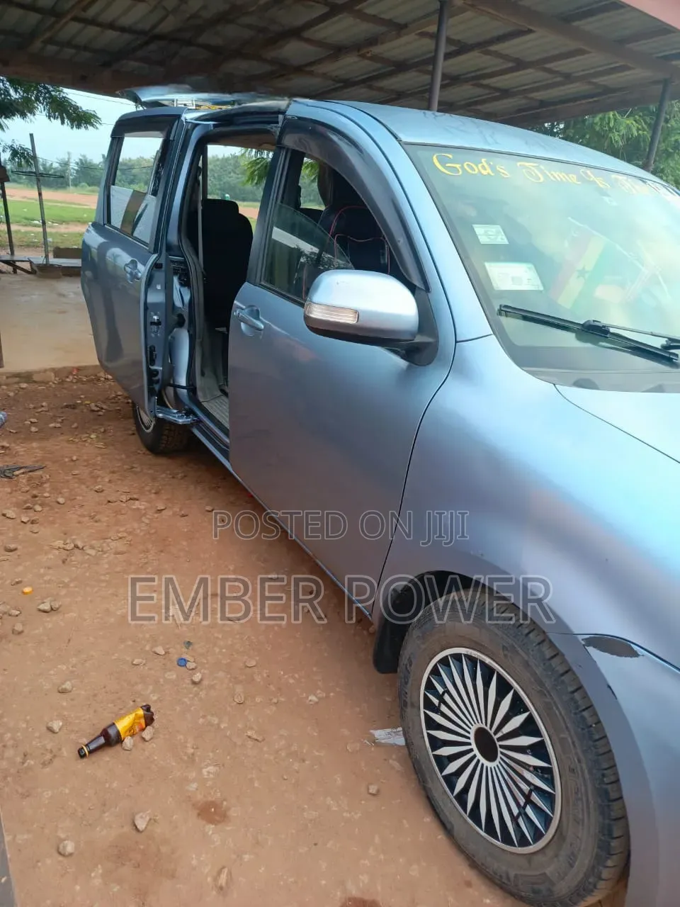 Toyota Sienta 2013 Blue