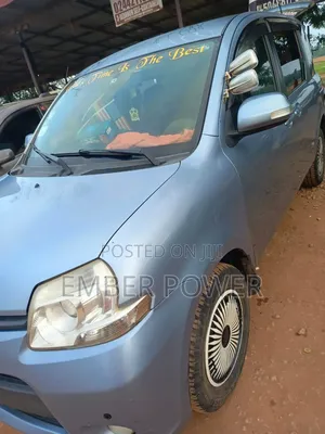 Toyota Sienta 2013 Blue