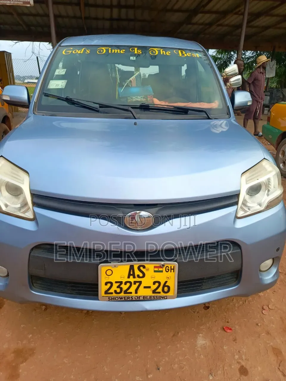 Toyota Sienta 2013 Blue